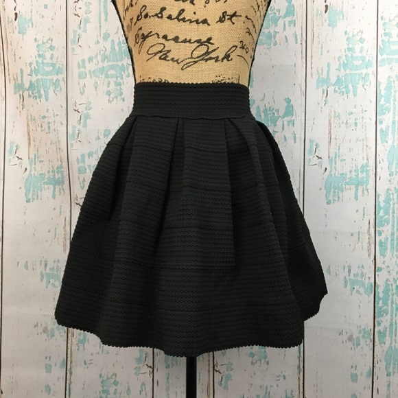 Active Dresses & Skirts - 🔥Active high waist black skater style mini skirt